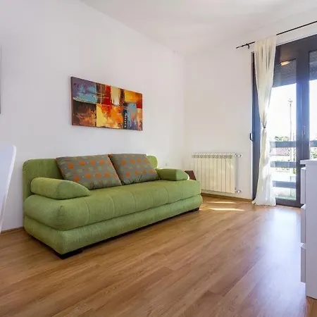 Apartment Karlo *