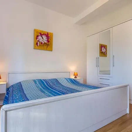 Apartment Karlo